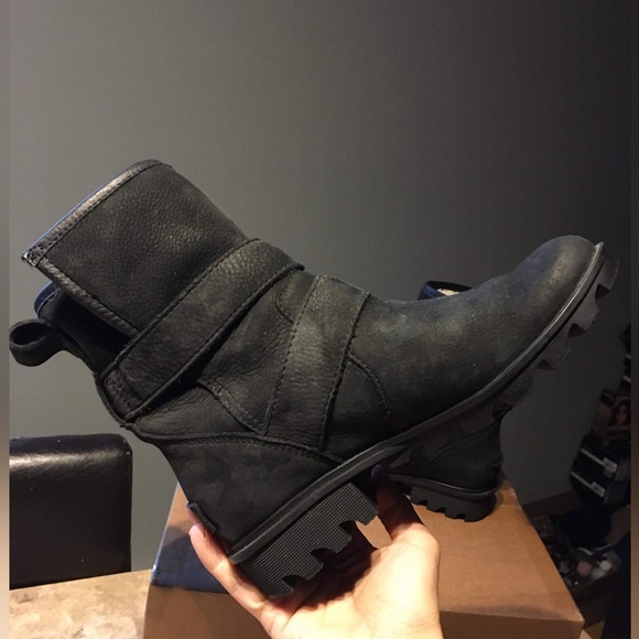 Sorel boots - Picture 9 of 12